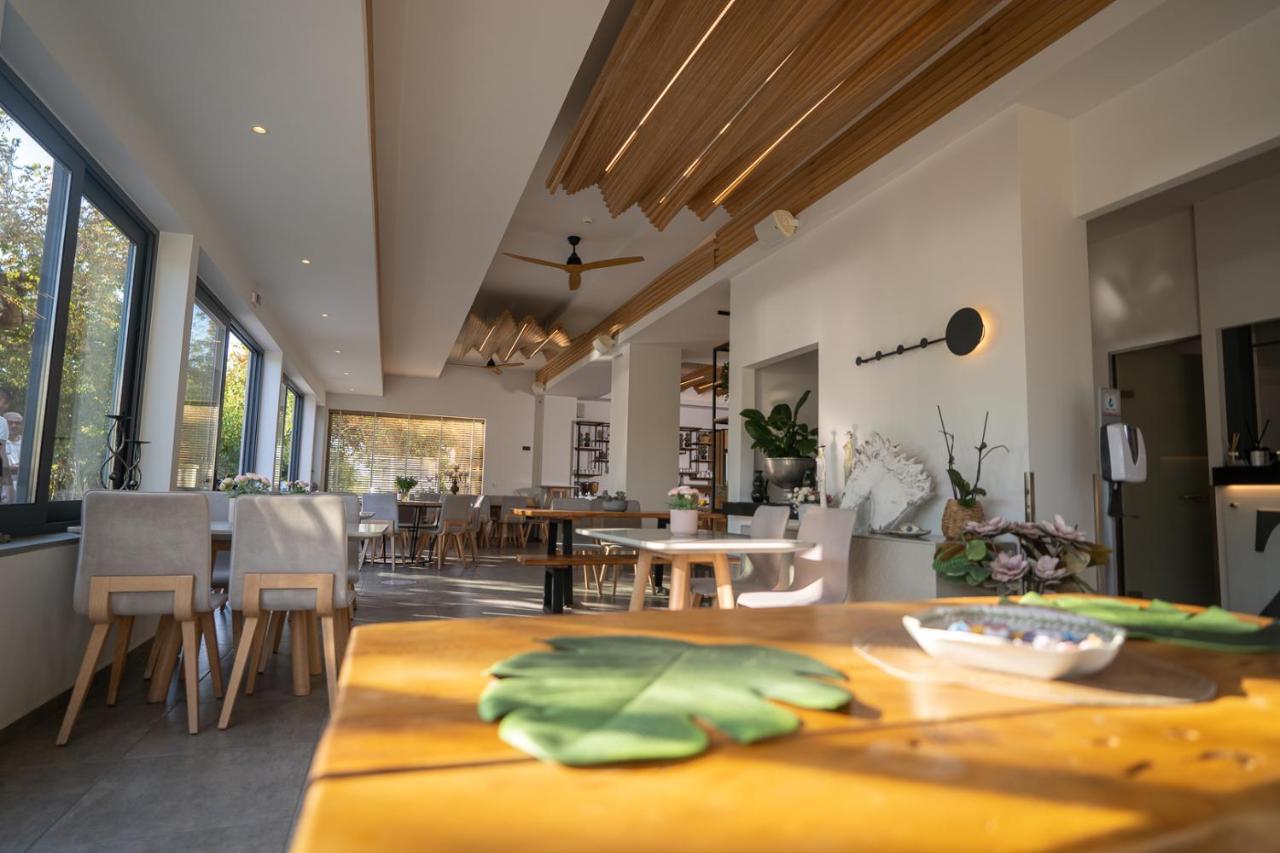 Zoe Seaside Resort 지아로바 외부 사진