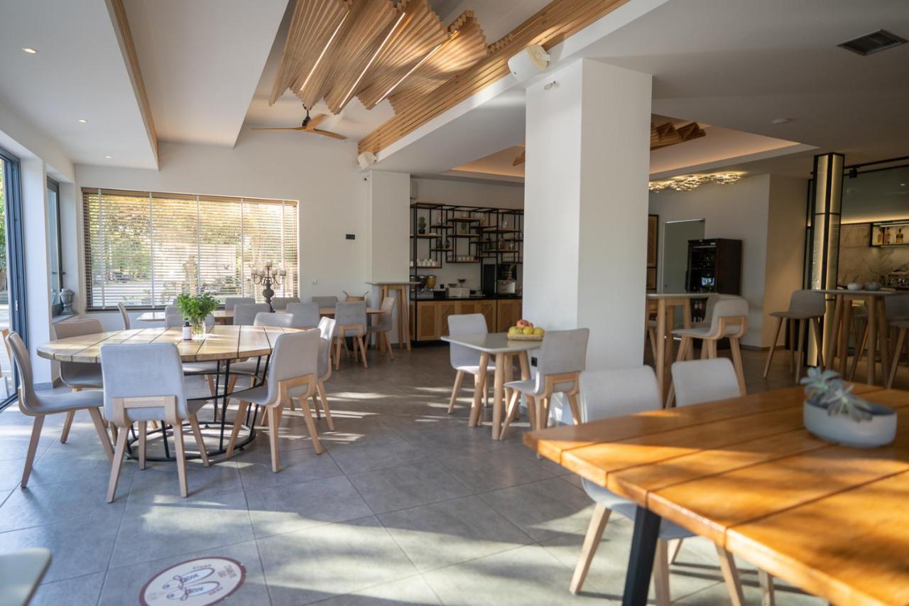 Zoe Seaside Resort 지아로바 외부 사진