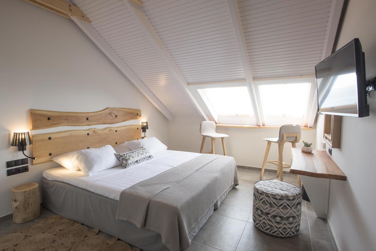 Zoe Seaside Resort 지아로바 외부 사진